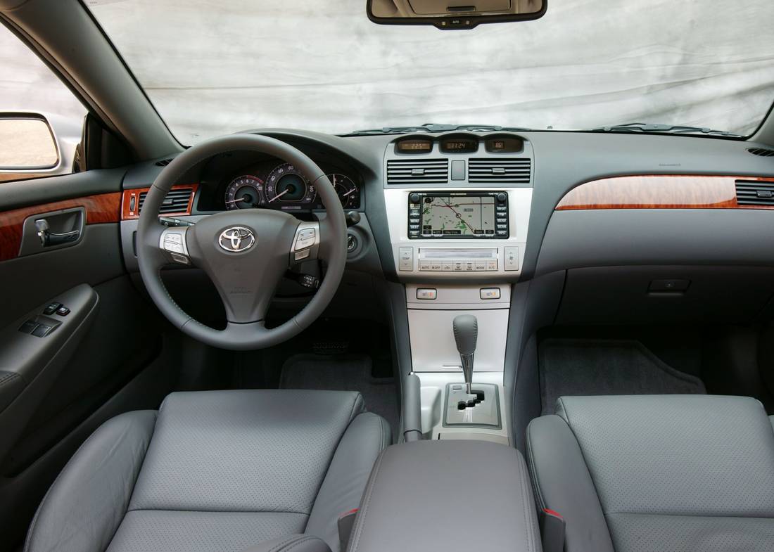 toyota-camry-solara-interior