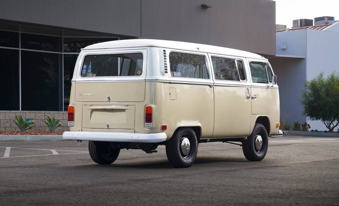 vw-bus-back