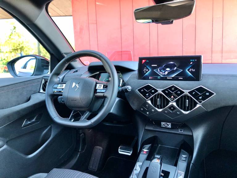 DS3 Crossback E-Tense 2020 Int Cockpit