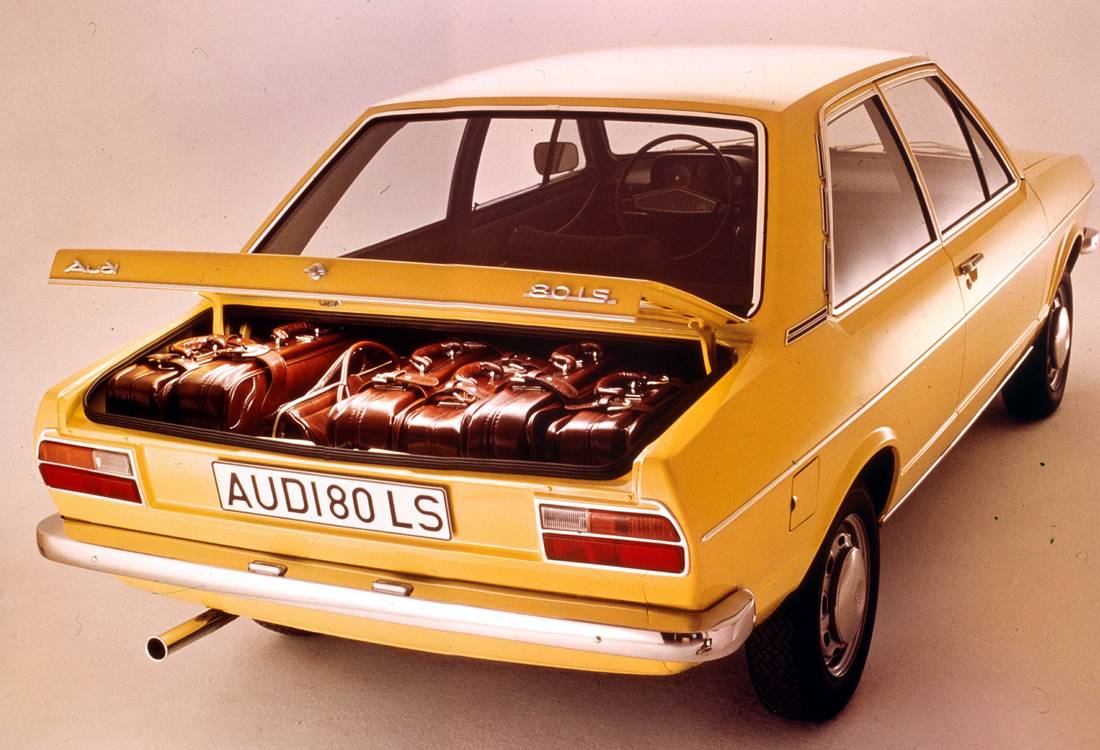 audi-80-b1-trunk