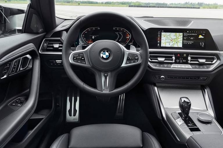 BMW-M240i-xDrive-2022-Interieur