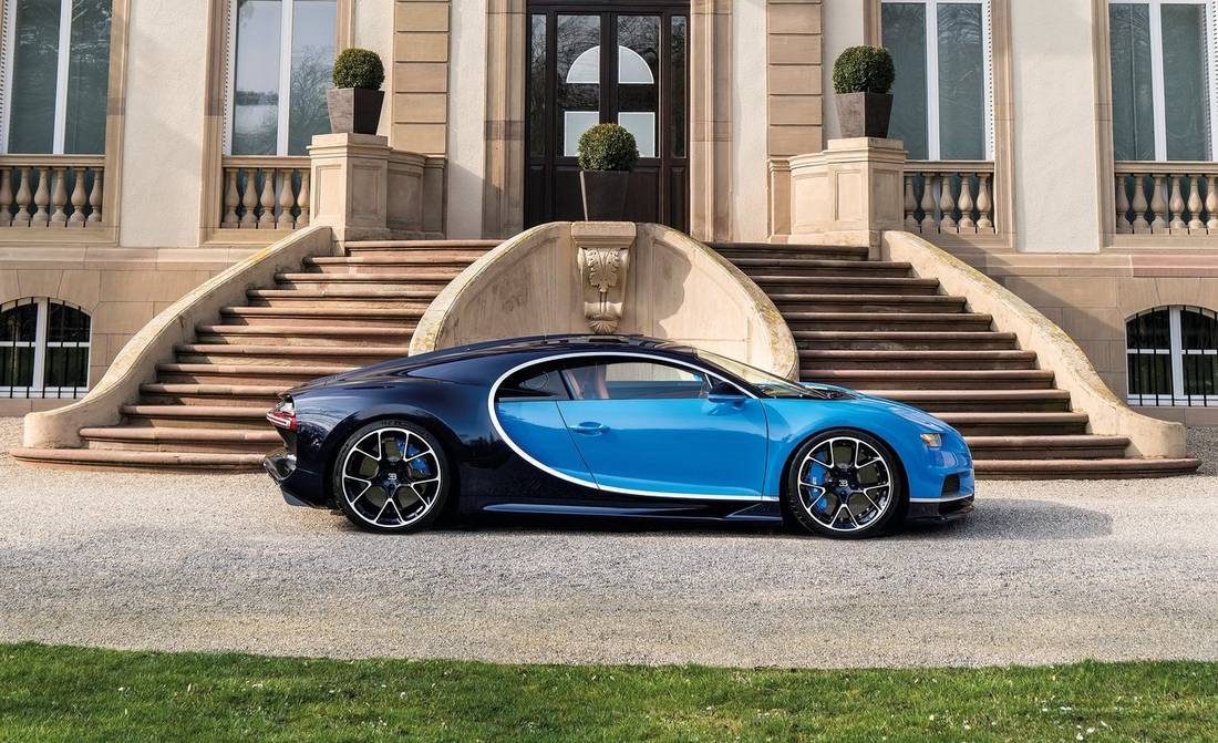 bugatti-chiron-side