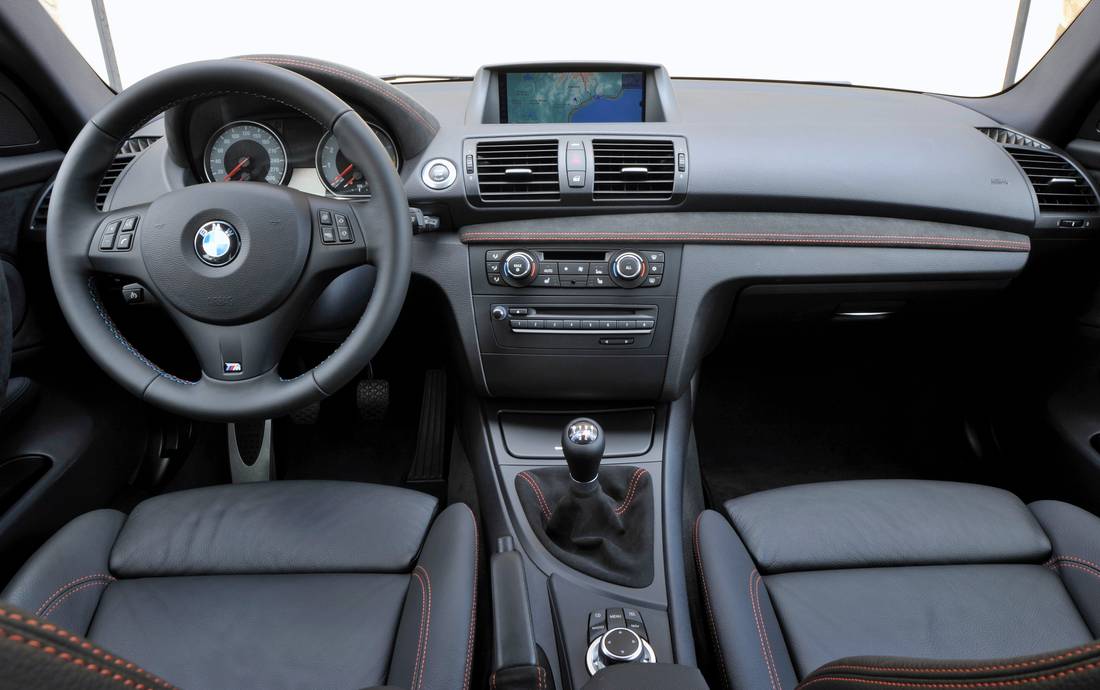 bmw-e82-interior