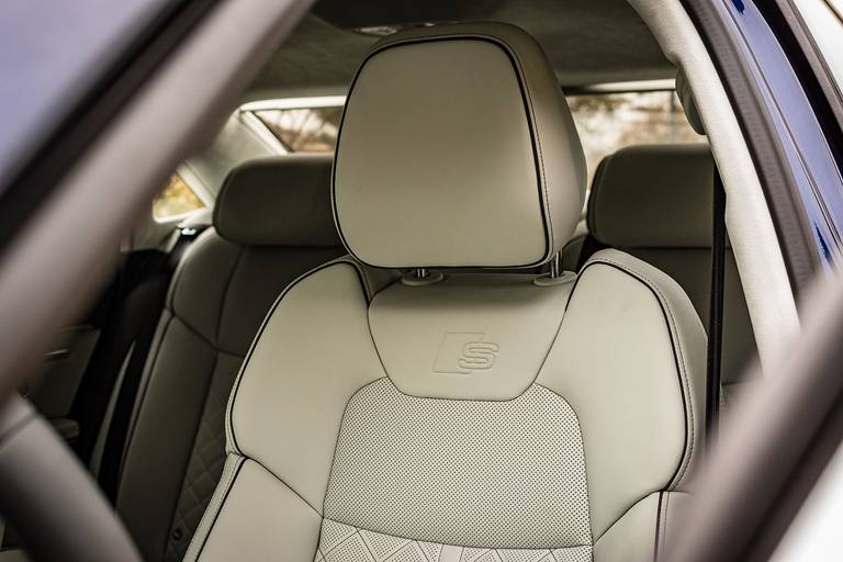 Audi-S8-Seat