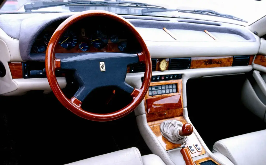 maserati-karif-interior