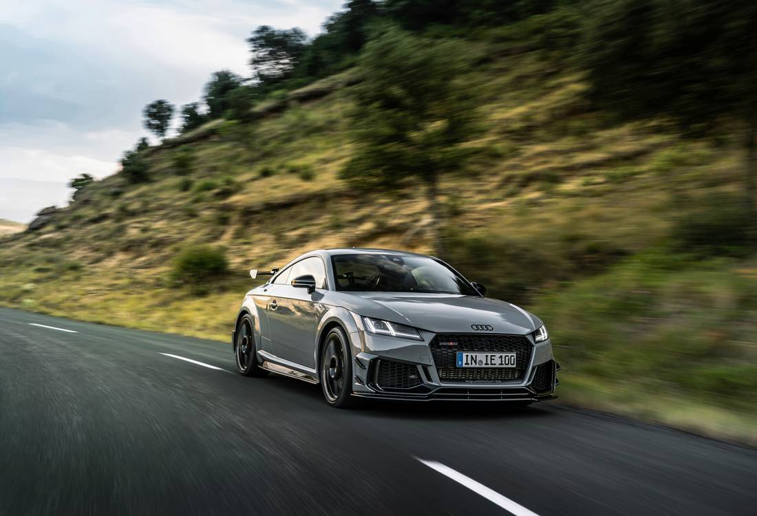 audi-tt-rs-iconic-front