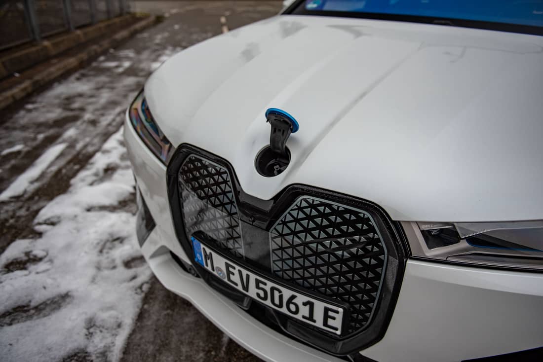 BMW-iX-xDrive50 front hood