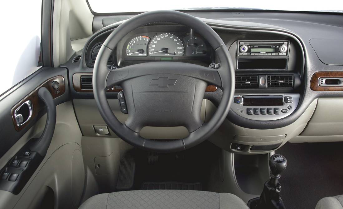 daewoo-rezzo-interior