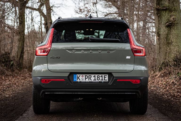 Volvo-XC40-Recharge-Rear