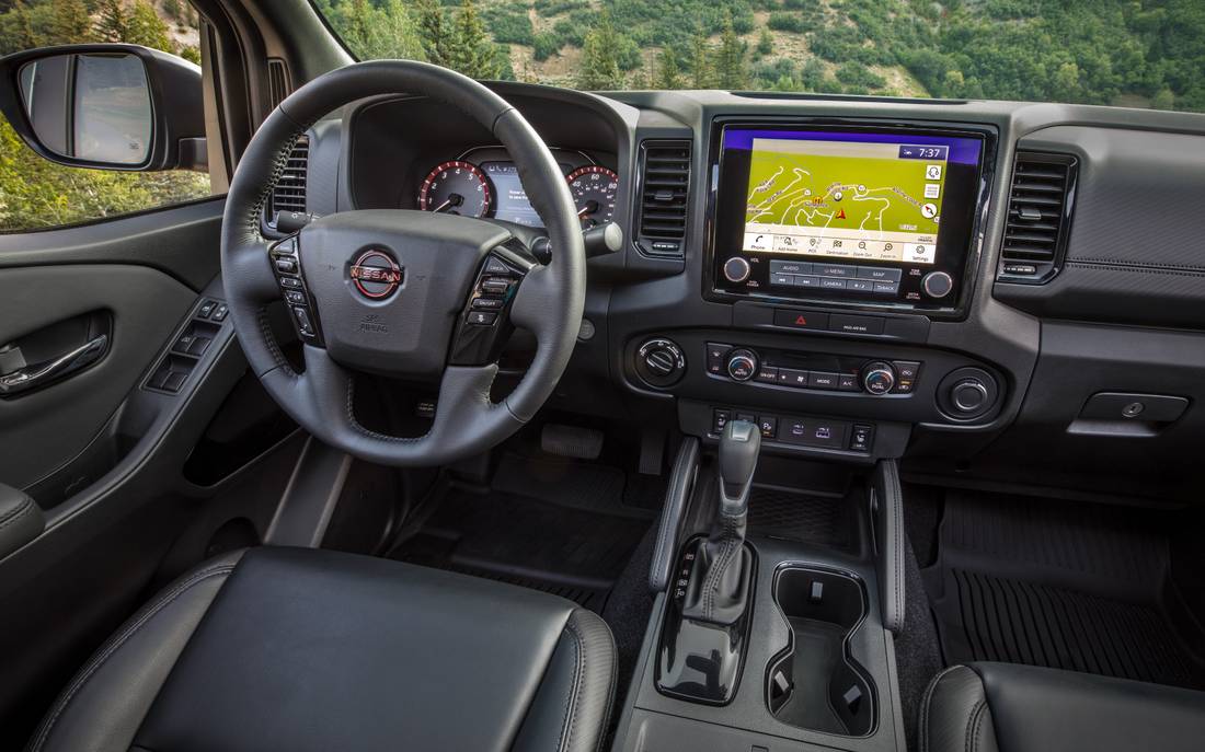 nissan-frontier-interior