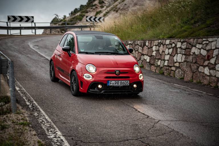 Fiat-Abarth-595-Competizione-Dynamic-Front