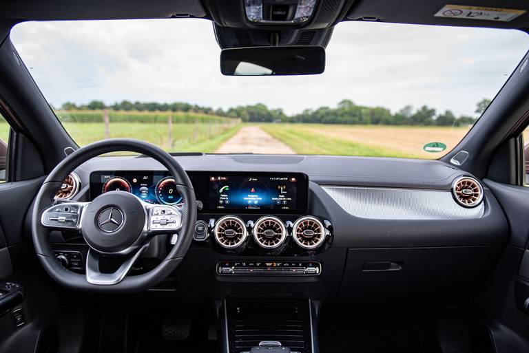 Mercedes-EQA-250-Interieur