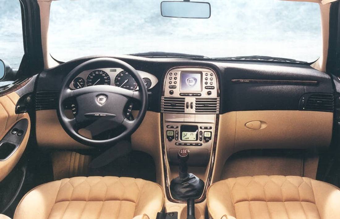 lancia-lybra-interior