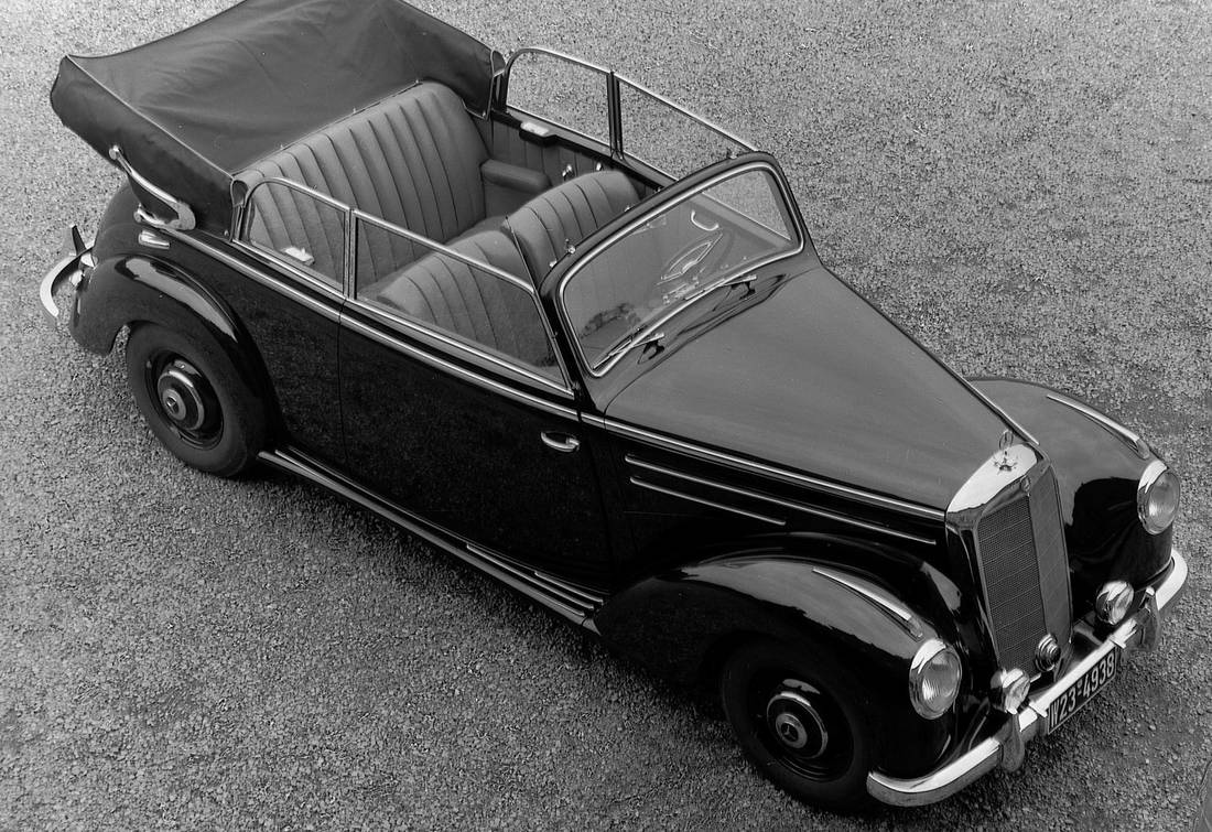 mercedes-benz-220-interior