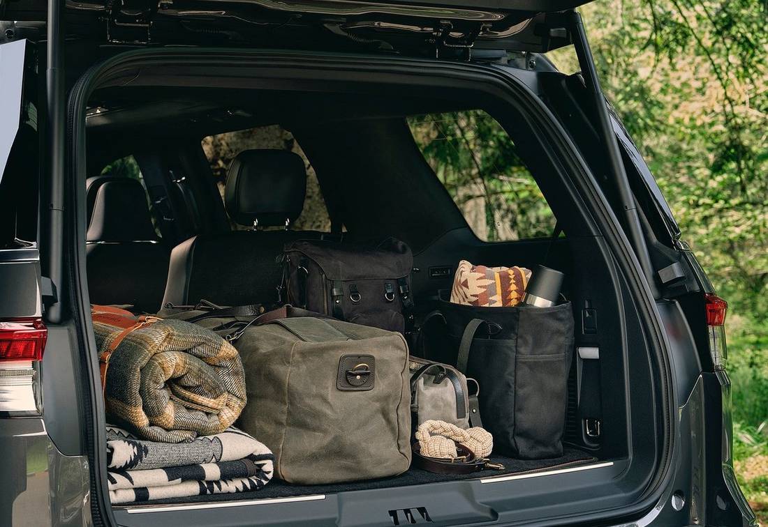 Lincoln Navigator 2022 interior