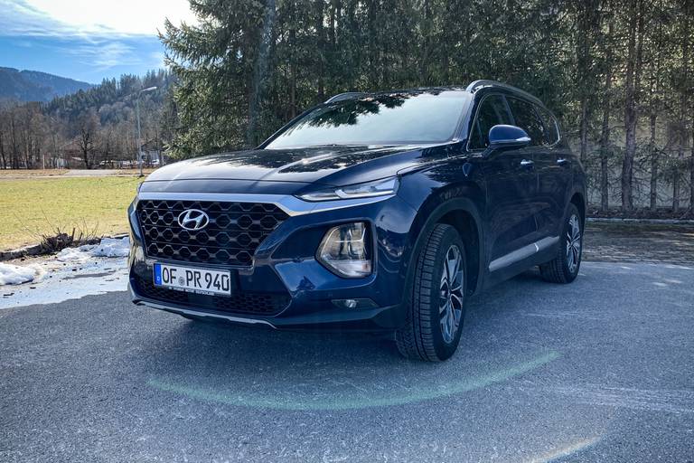 Hyundai-Santa-Fe-Front-Side