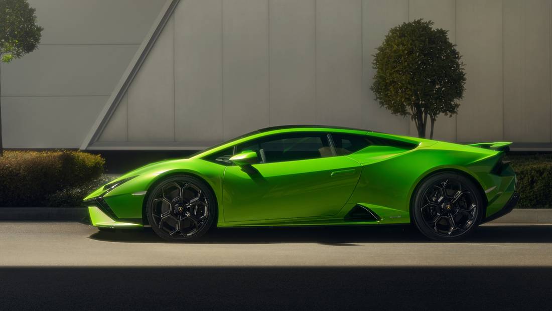 lamborghini-huracan-tecnica-side