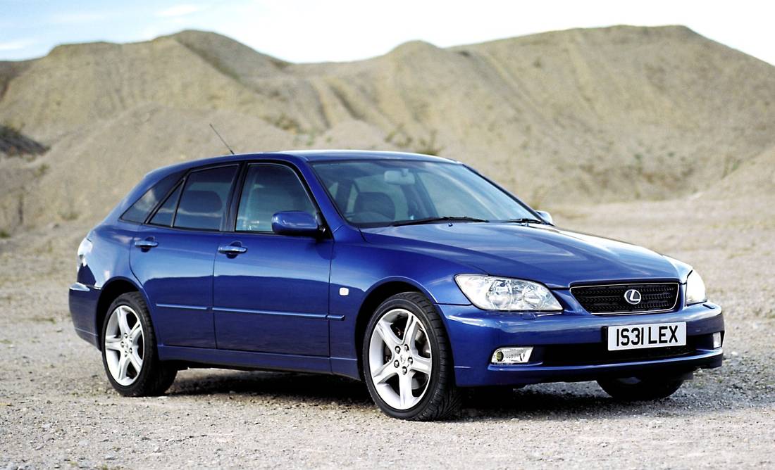 lexus-sportcross-is-300-blue-front