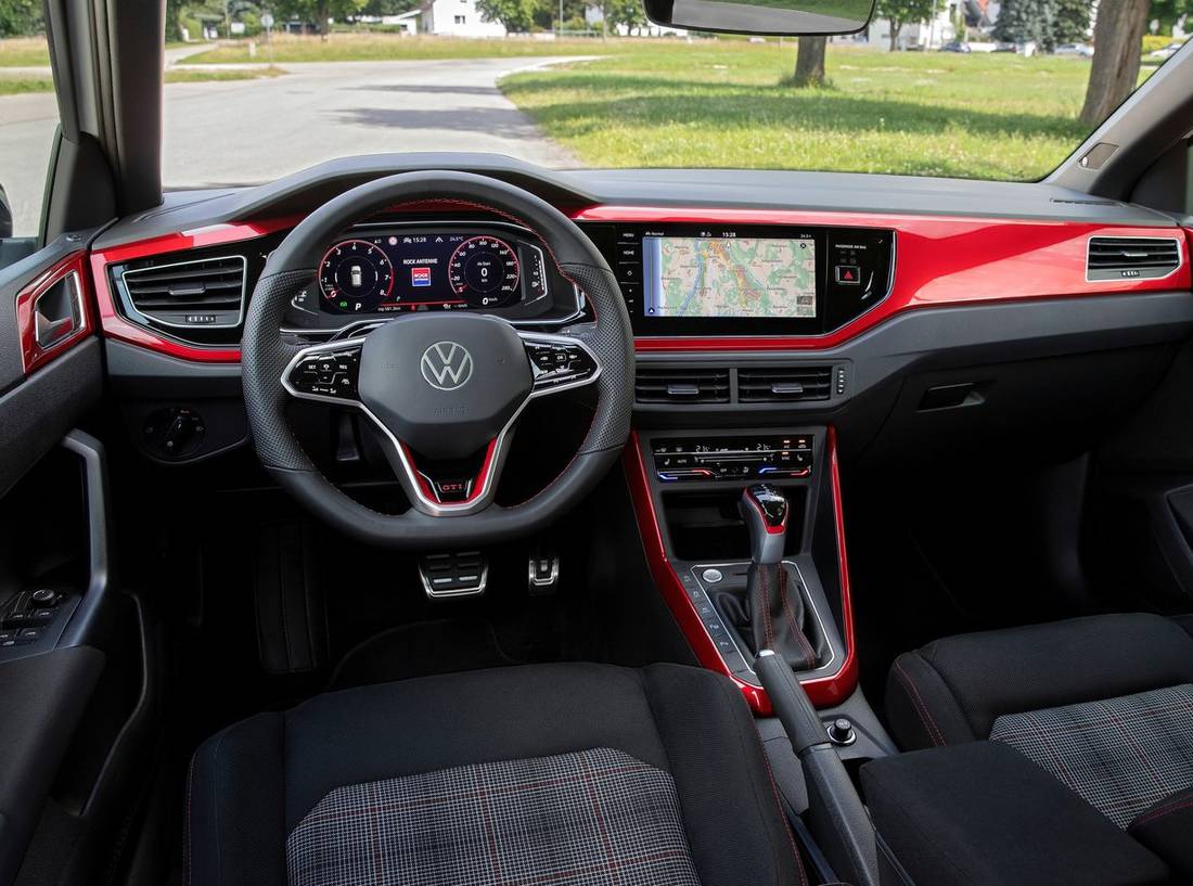 volkswagen-polo-gti-interior