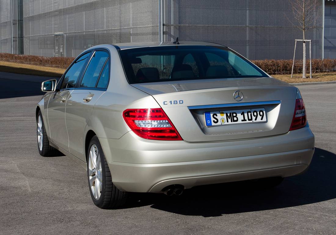 mercedes-benz-c-180-back