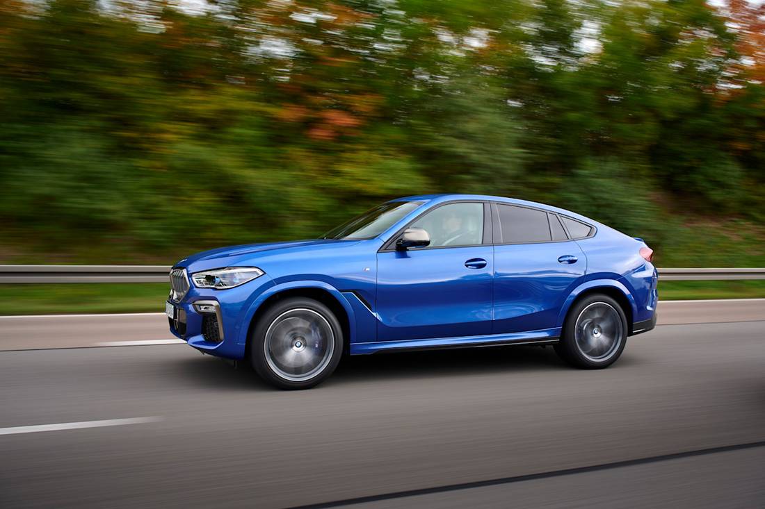 bmw-x6-m50i-side