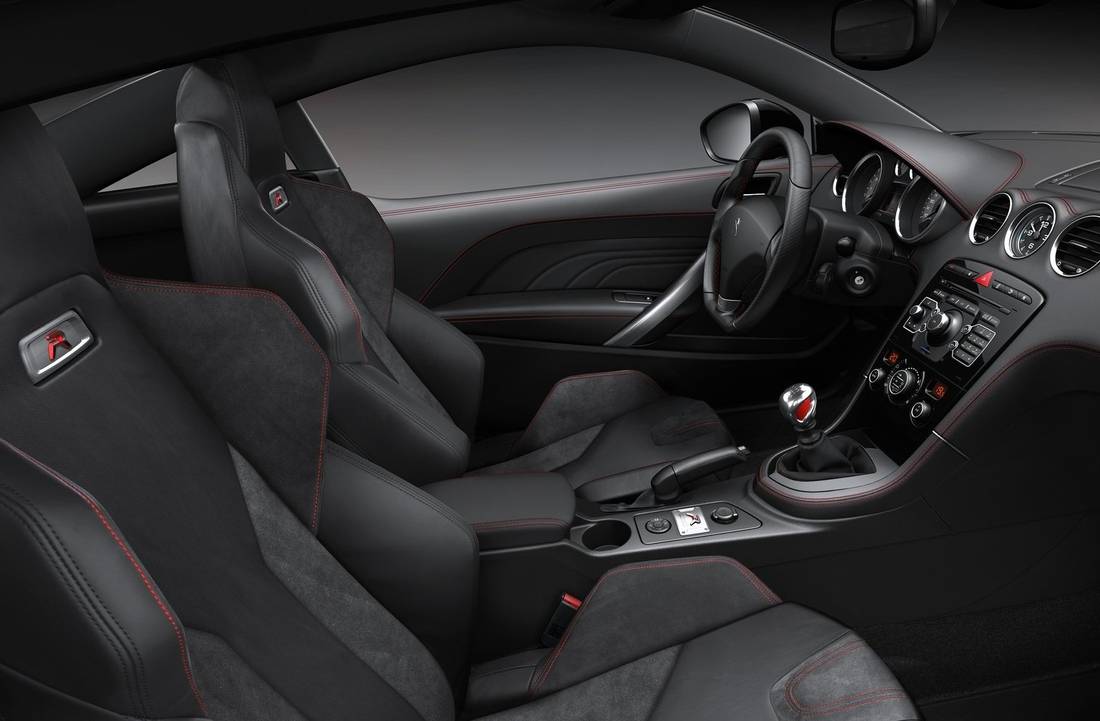 peugeot-rcz-r-seats