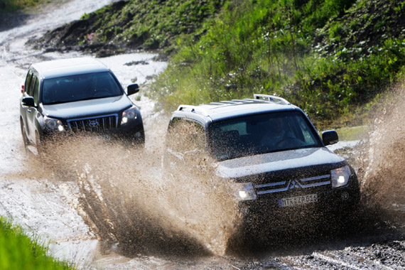 Vergleichstest Mitsubishi Pajero Vs Toyota Land Cruiser Autoscout24