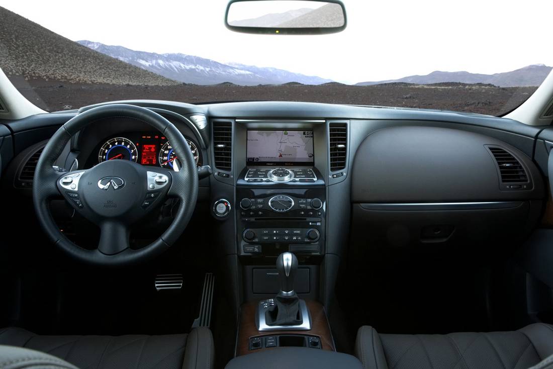 infiniti-fx50-interior