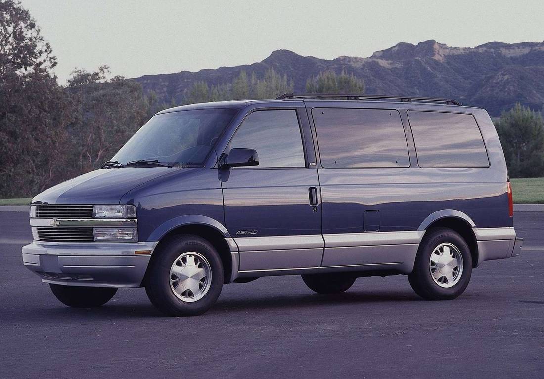 Astro van 2010 on sale