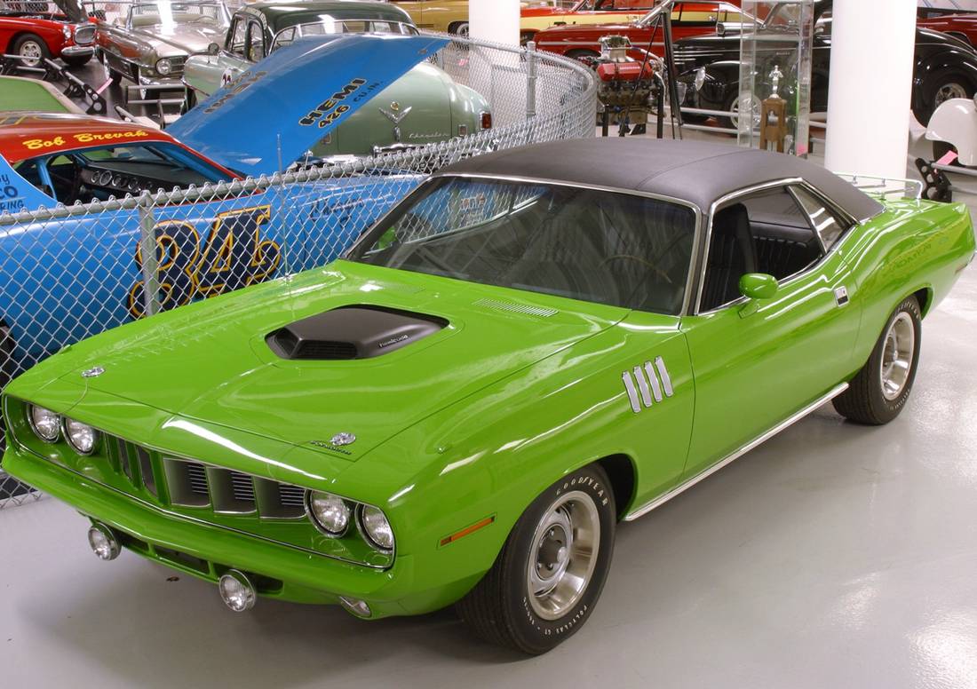 plymouth-hemi-barracuda-front