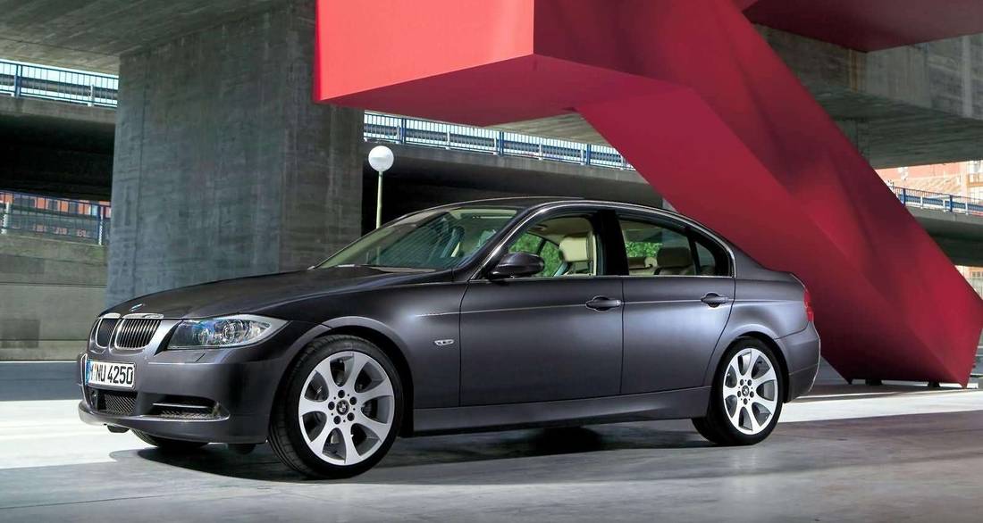 bmw-coupe-330i-side