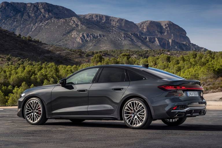 audi-a5-2025-seite-heck