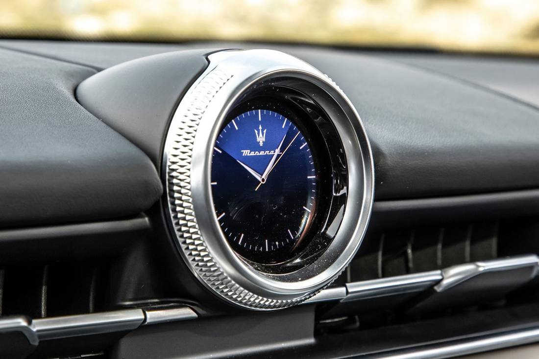 Alfa-Romeo-Tonale-Clock