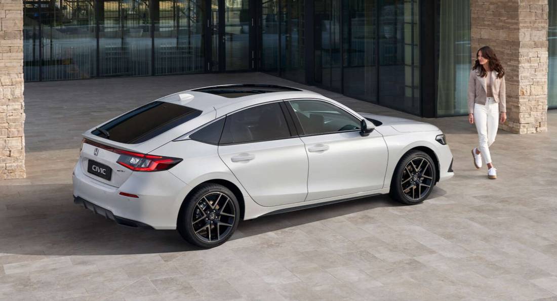 honda-civic-hybrid-e-hev-back