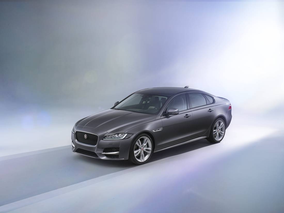 jaguar-xf-front