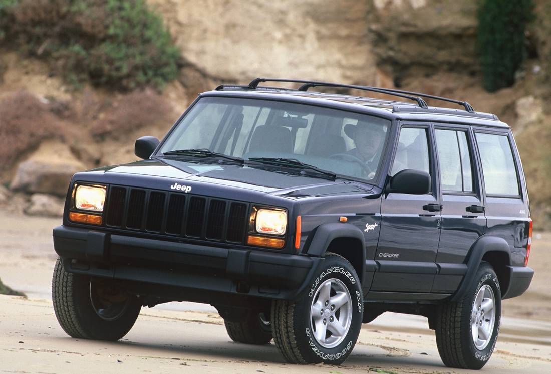 jeep-cherokee-xj-front