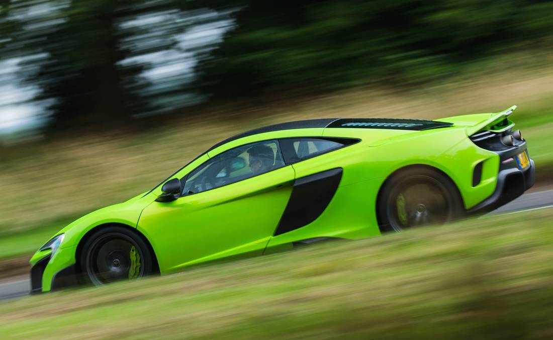 mclaren-675lt-side