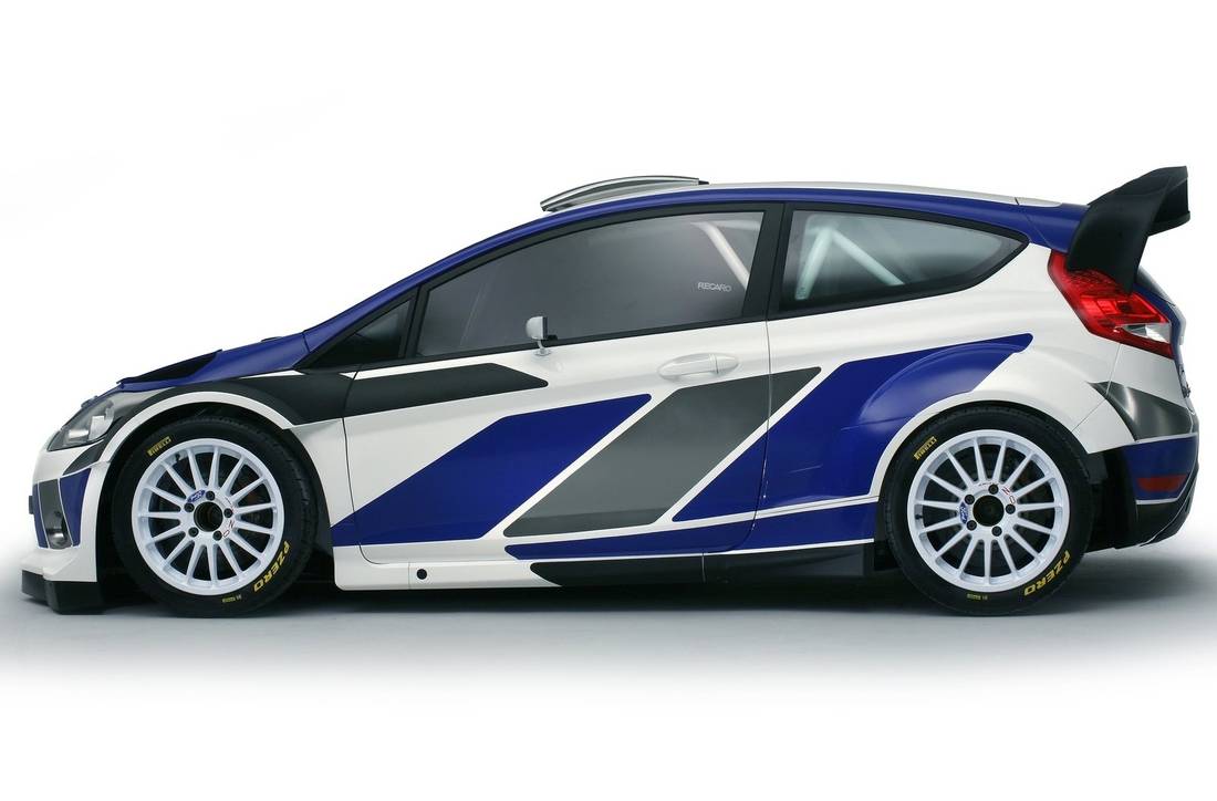 ford-fiesta-rs-wrc-side