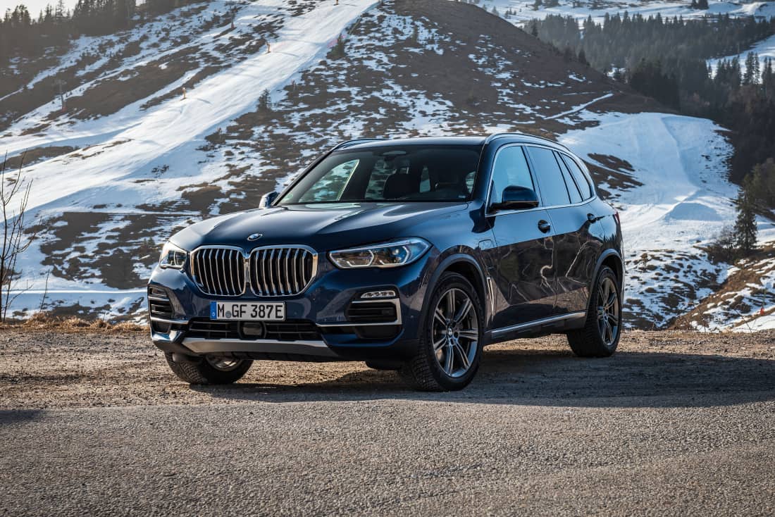 BMW X5 F15 mit M Sportpaket: Neue Wallpaper zeigen xDrive30d in Weiß