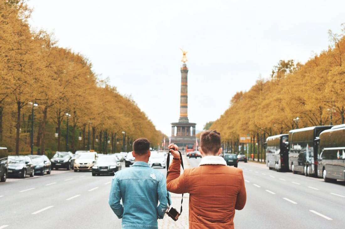  Viele Berliner nutzen ihr Auto für Erledigungen, Besuche von Familie und Freunde, Fahrten in die Arbeit, Restaurantbesuche oder Naturerkundungen außerhalb der Stadt.