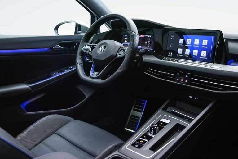 VW-Golf-R-2021-Interieur